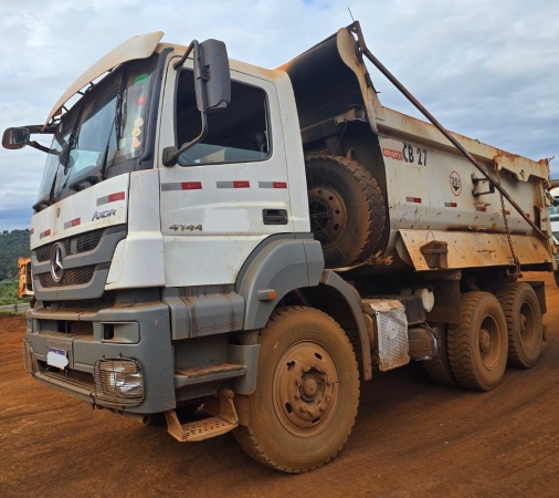 Caminhão Mercedes Benz Axor 4144 K 6x4 2p (diesel) ano 2022 - Axor 4144 K 6x4 2p (diesel) - Caminhões e Carretas
