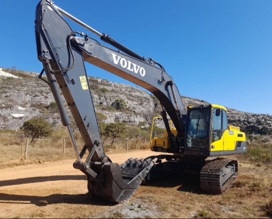 Escavadeira Volvo EC250DL ano 2021
