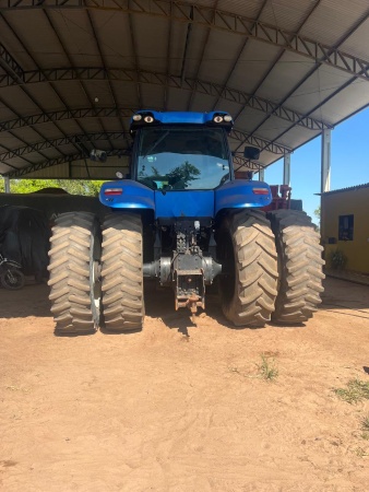 Trator New Holland T8.325 ano 2013