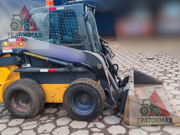 Mini Carregadeira New Holland L320 ano 2022