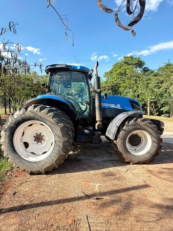 Trator New Holland T7.205 ano 2015