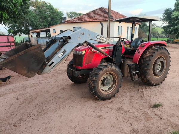 Trator Massey Ferguson MF 4265 ano 2014