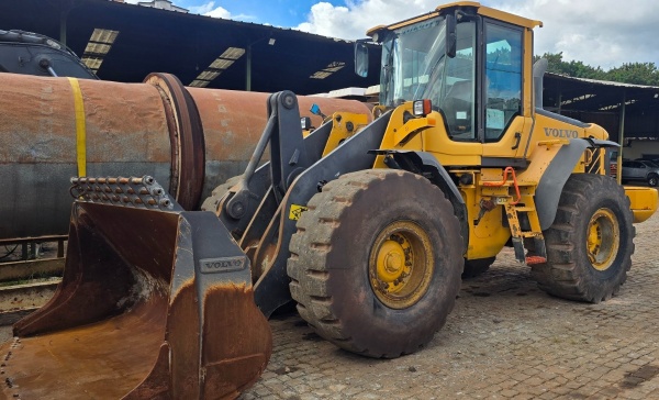 Pá Carregadeira Volvo L110F ano 2021