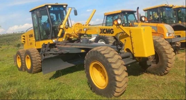 Motoniveladora XCMG GR1803BR ano 2021