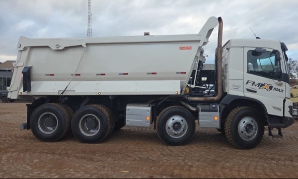 Caminhão Volvo FMX 540