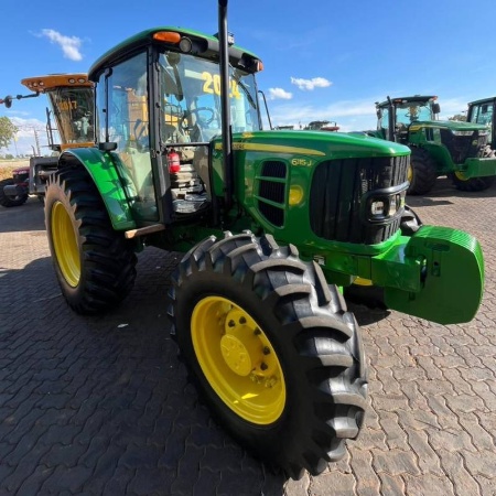 Trator John Deere 6115J ano 2024