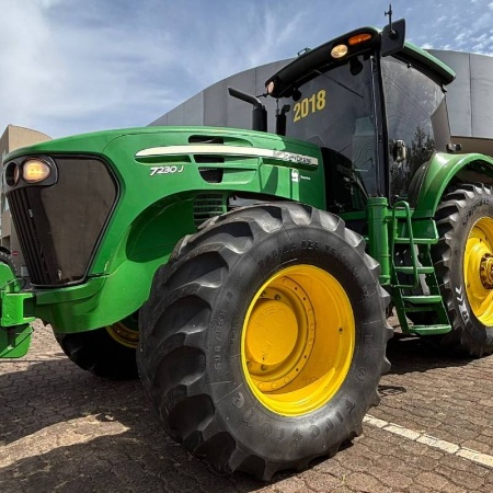 Trator John Deere 7230 J