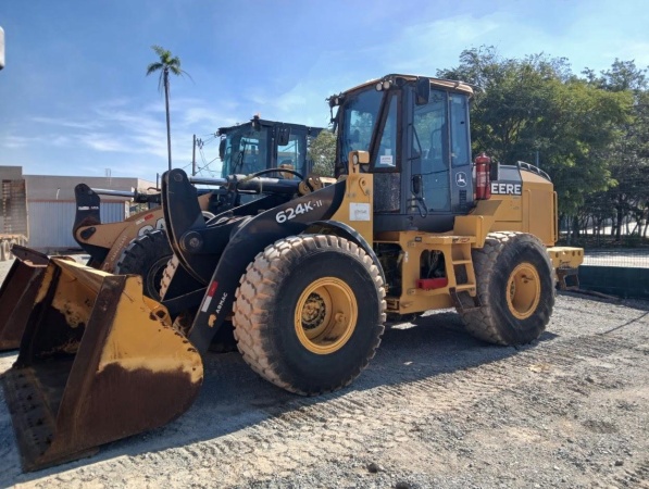 Pá Carregadeira John Deere 624K ano 2020