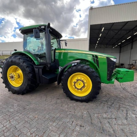 Trator John Deere 8400R