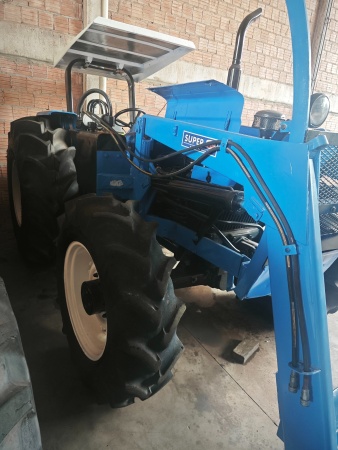 Trator New Holland 7630 ano 2000