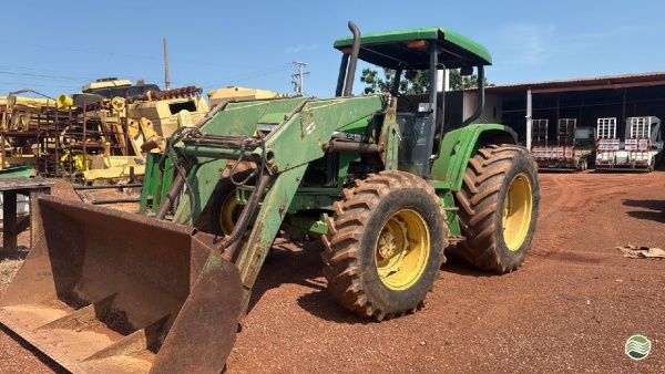 Trator John Deere 6300 ano 2004