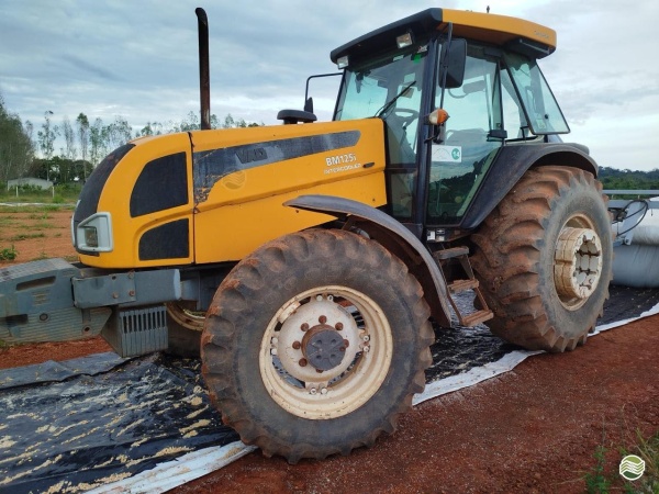 Trator Valtra BM125 ano 2014 - BM125 - Máquinas Agrícolas