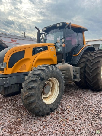 Trator Valtra BH 210i ano 2015 - BH 210i - Máquinas Agrícolas