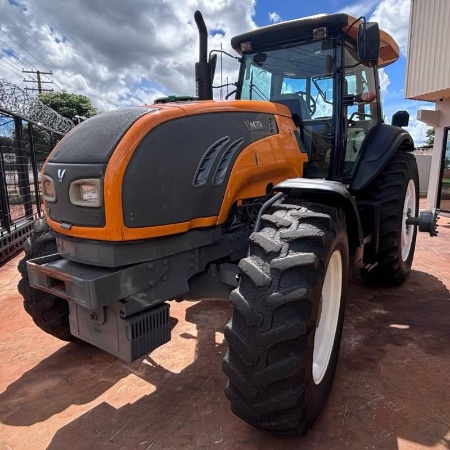 Trator Valtra BT 210 ano 2013