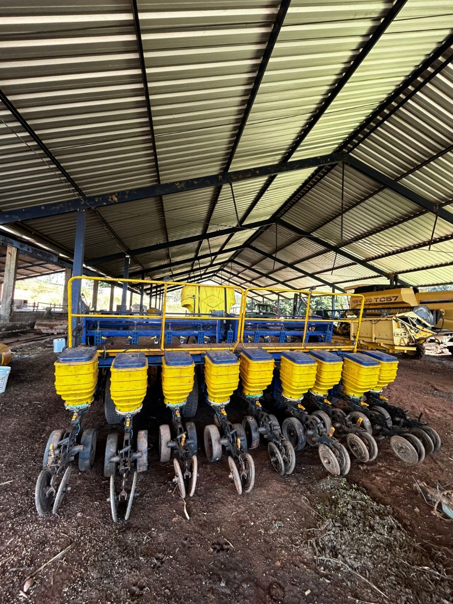 Plantadeira Tatu Marchesan Ultraflex ano 2022