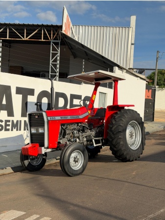Trator Massey Ferguson MF 290 ano 1984