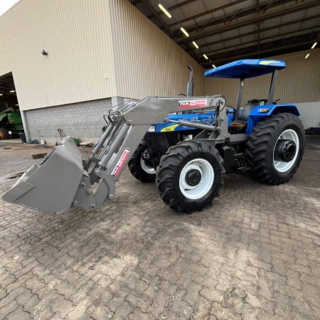 Trator New Holland 7630 ano 2013
