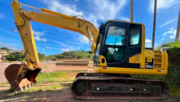 Escavadeira Komatsu PC130 ano 2024