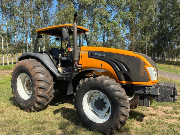 Trator Valtra BM 110 ano 2016 - BM 110 - Máquinas Agrícolas