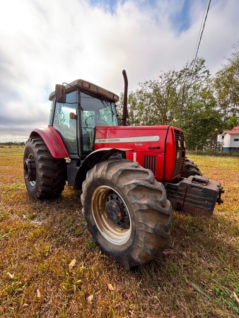 Trator Massey Ferguson MF 680 ano 2003