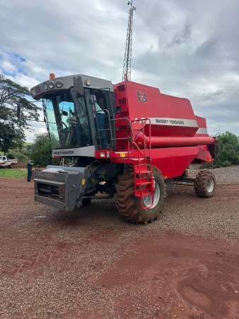 Colheitadeira Massey Ferguson MF32 ano 2011