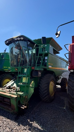 Colheitadeira John Deere 9570 STS ano 2012