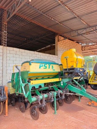 Plantadeira Tatu PST 3 ano 2009