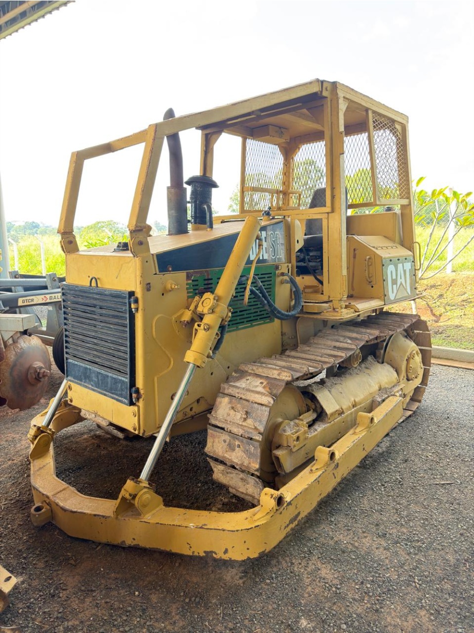 Trator de Esteira Caterpillar D4E SR ano 1995