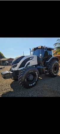 Trator Valtra BH 224 ano 2018