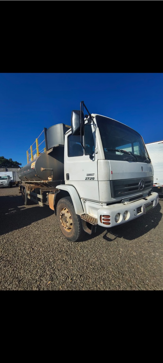 Caminhão Mercedes Benz Atron 2729 ano 2014