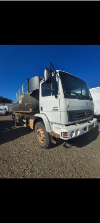Caminhão Mercedes Benz Atron 2729 ano 2014