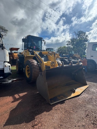 Pá Carregadeira Komatsu WA 200