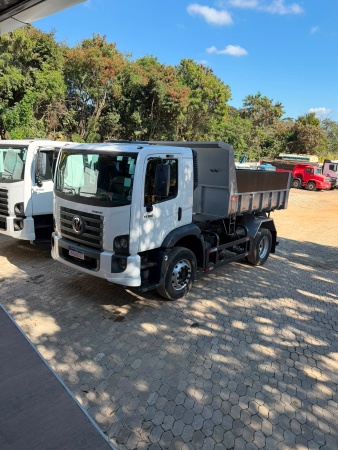 Caminhão Volkswagen 17.190 ano 2021 - 17.190 - Caminhões e Carretas