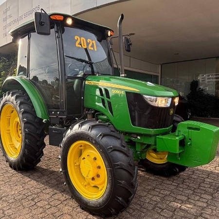 Trator John Deere 5080E ano 2021