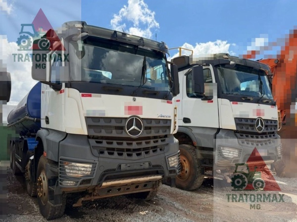 Caminhão Mercedes Benz Arocs 4851 ano 2022