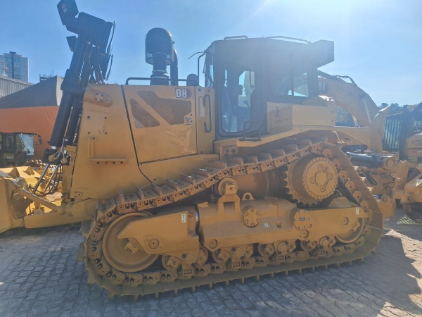 Trator de Esteira Caterpillar D8 ano 2024 - D8 - Máquinas de Linha Amarela