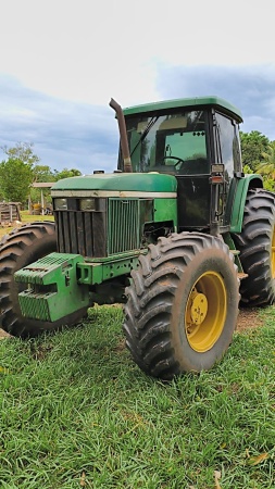 Trator John Deere 7500 ano 2001