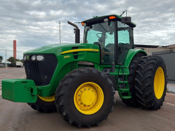 Trator John Deere 7200 J ano 2022