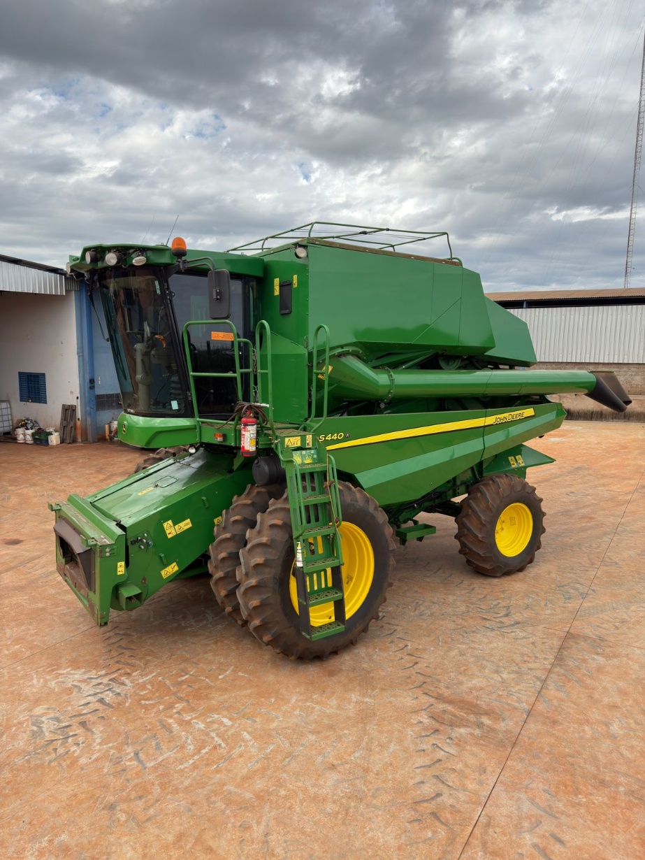 Colheitadeira John Deere S440 ano 2019