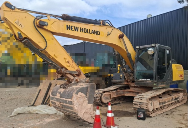 Escavadeira New Holland E215C EVO ano 2019