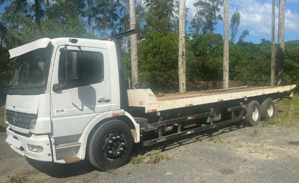 Caminhão Mercedes Benz Atego 2425 ano 2007