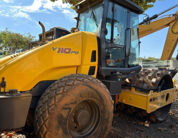 Rolo Compactador New Holland V110PD ano 2023