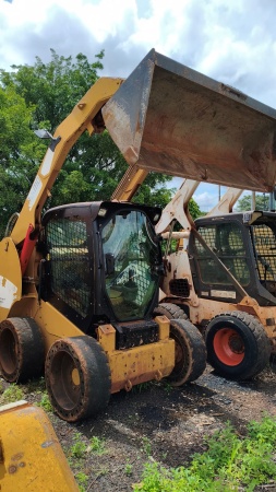 Mini Carregadeira Caterpillar 246C ano 2011