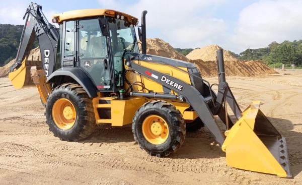 Retroescavadeira John Deere 310L ano 2022