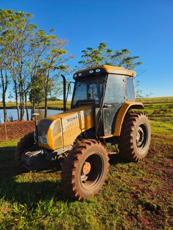 Trator Valtra A750 ano 2010