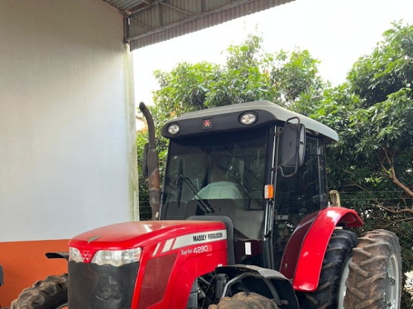 Trator Massey Ferguson MF 4290 ano 2018 - MF 4290 - Máquinas Agrícolas