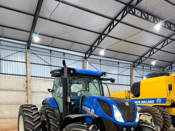Trator New Holland T7.260 ano 2022 - T7.260 - Máquinas Agrícolas