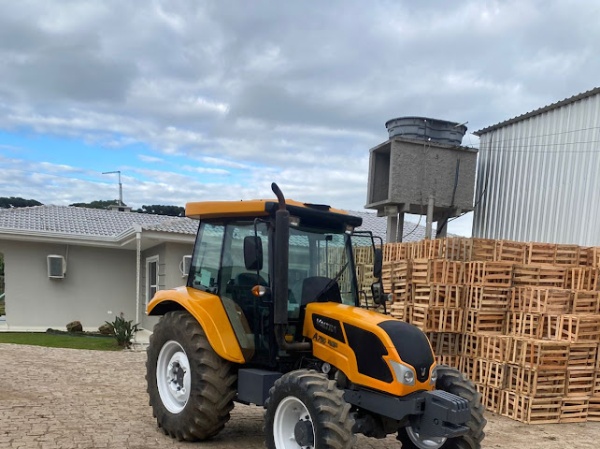 Trator Valtra A 750 - A 750 - Máquinas Agrícolas