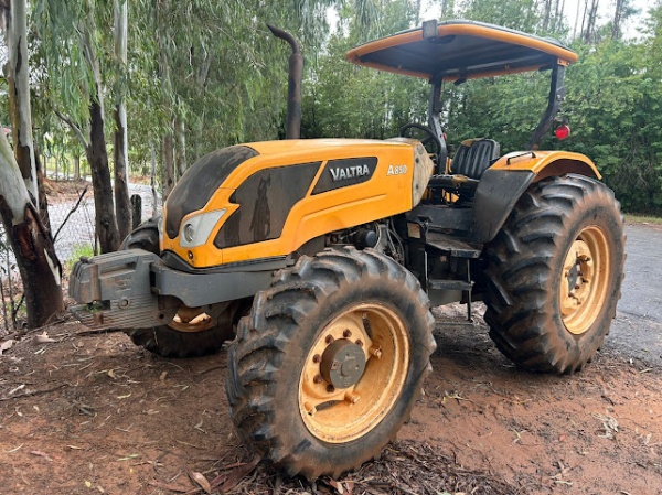 Trator Valtra A 850 ano 2015