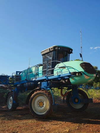 Pulverizador Autopropelido Montana Parruda 3027 ano 2009
